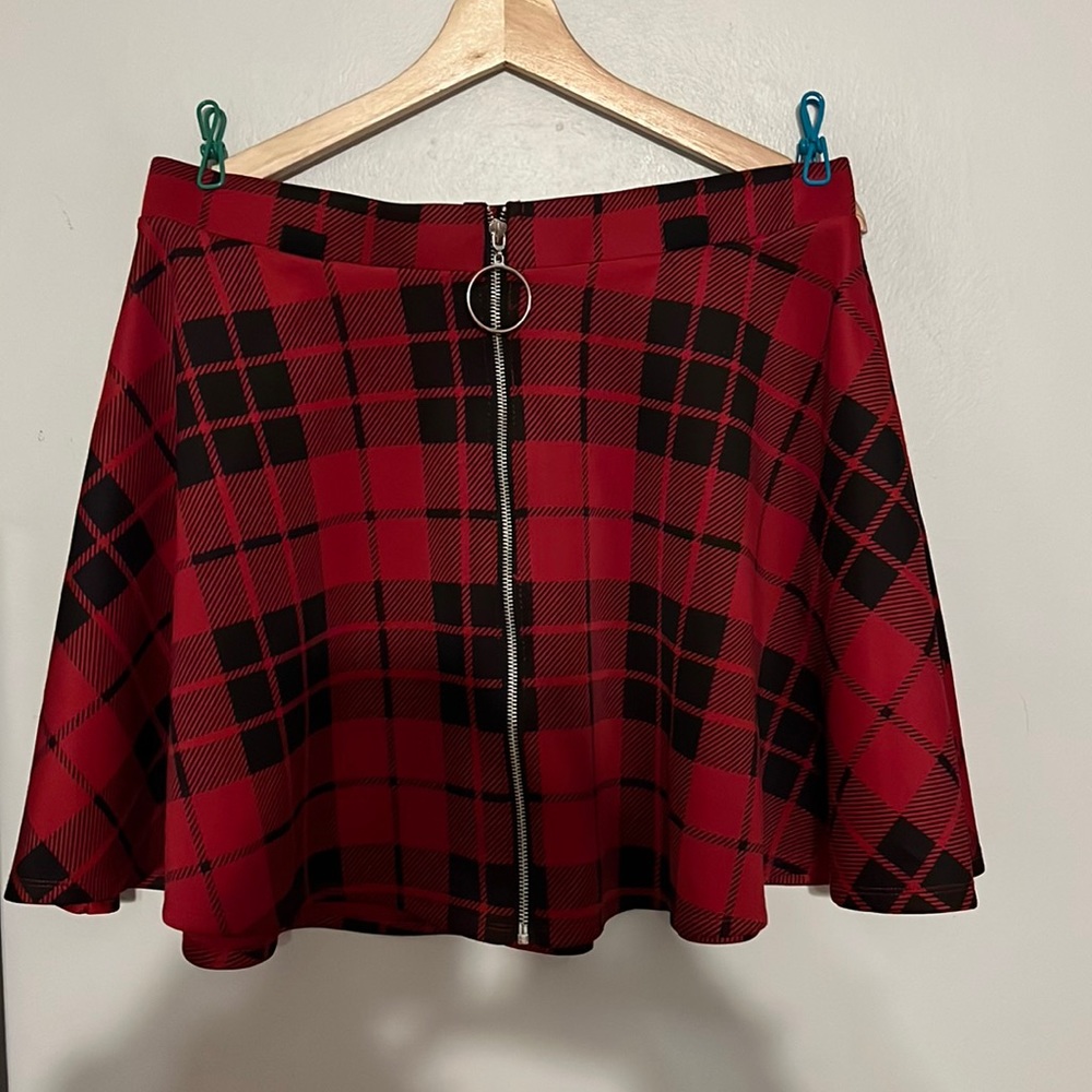 Hot Topic Red & Black Plaid O-Ring Skater Skirt
